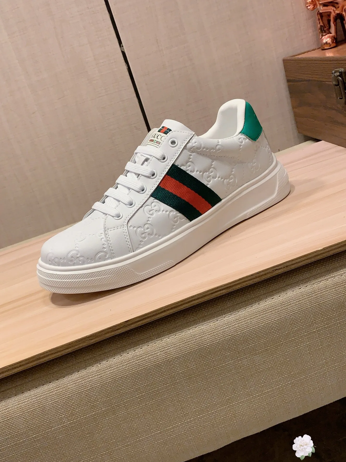 Men's men's shoes💰420💰💰🎩🎩[Lightning][Lightning] "Gucci*" latest • popular casual shoes, top brand [seduce] luxury ~ purchasing agency, top ~ quality. [Strong] The upper is made of imported breathable cowhide with fabric material ➕ Breathable sheepskin feet (•) and fine workmanship. The original stylish and stylish soft rubber wear-resistant and non-slip outsole is light and comfortable on the feet. The real thing looks better when photographed in person. 111: code: 38-44, 3️⃣ colors selected
